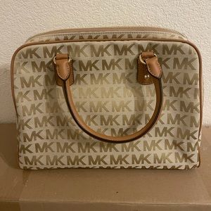 Michael Kors Large Satchel. 100% Authentic.